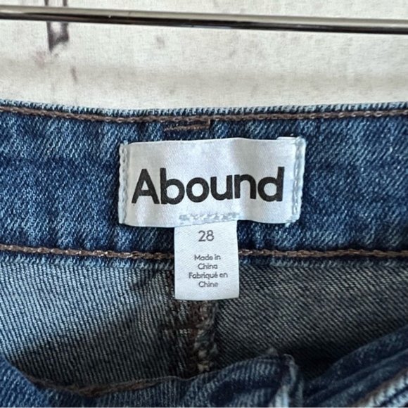 Abound High Rise Jean Shorts Dark Wash Size 28 - Picture 3 of 5